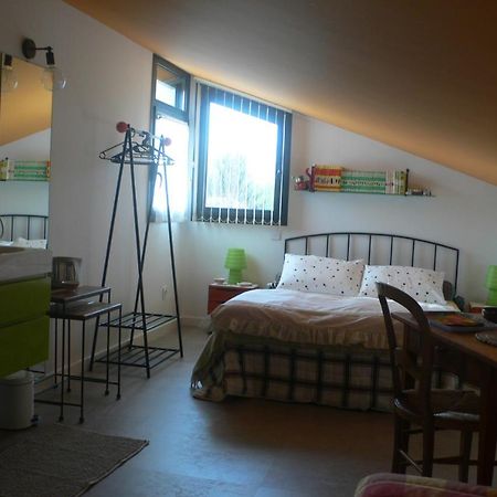 Les Kiwis Hotel Saint-Yrieix-sur-Charente Buitenkant foto