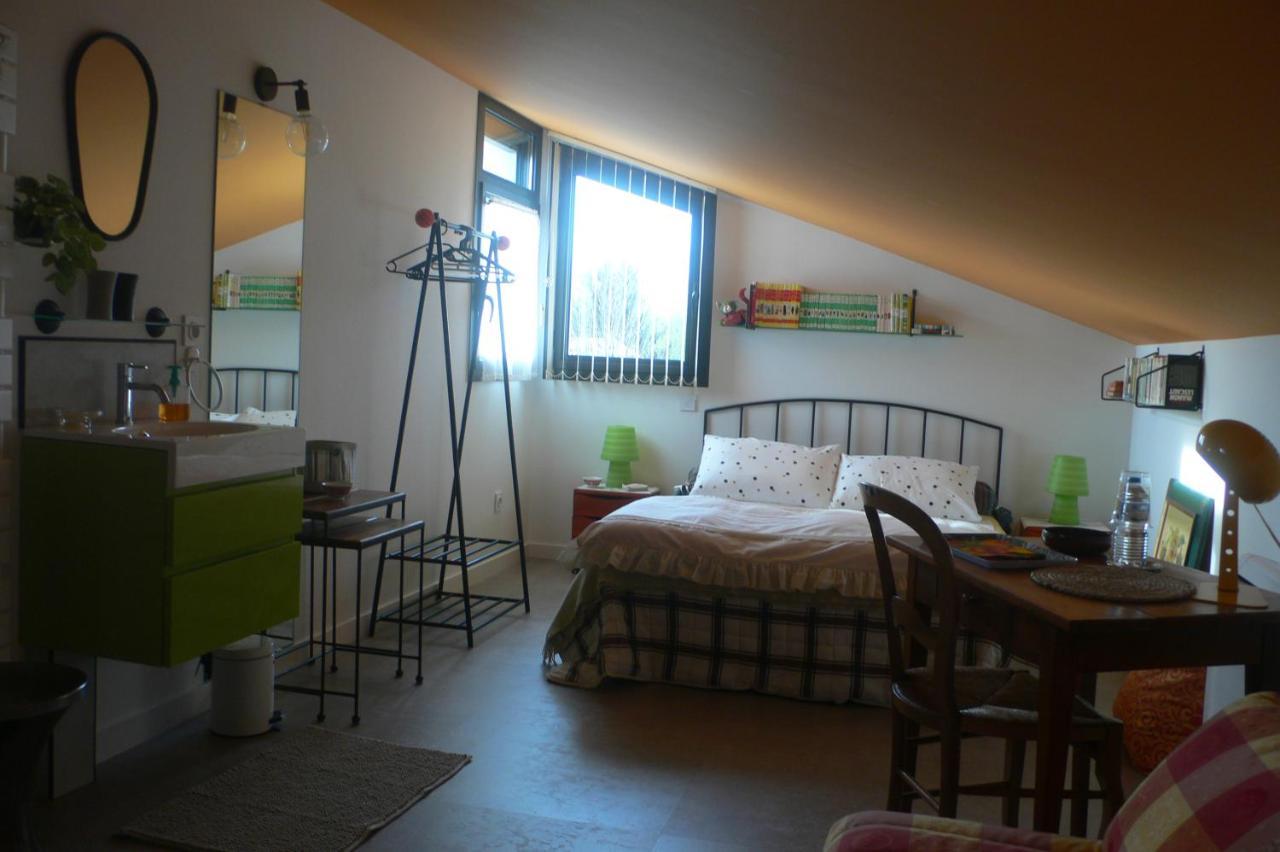 Les Kiwis Hotel Saint-Yrieix-sur-Charente Buitenkant foto