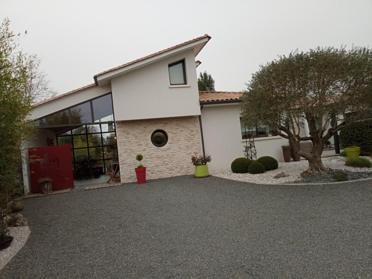 Les Kiwis Hotel Saint-Yrieix-sur-Charente Buitenkant foto